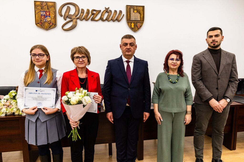 elevi profesori premiați Consiliul Județean Buzău