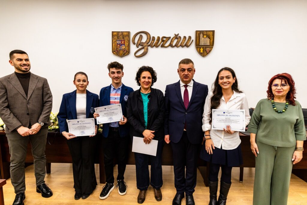 elevi profesori premiați Consiliul Județean Buzău