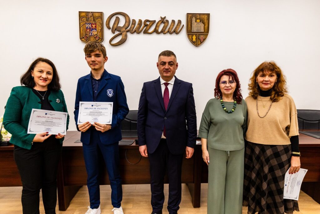 elevi profesori premiați Consiliul Județean Buzău