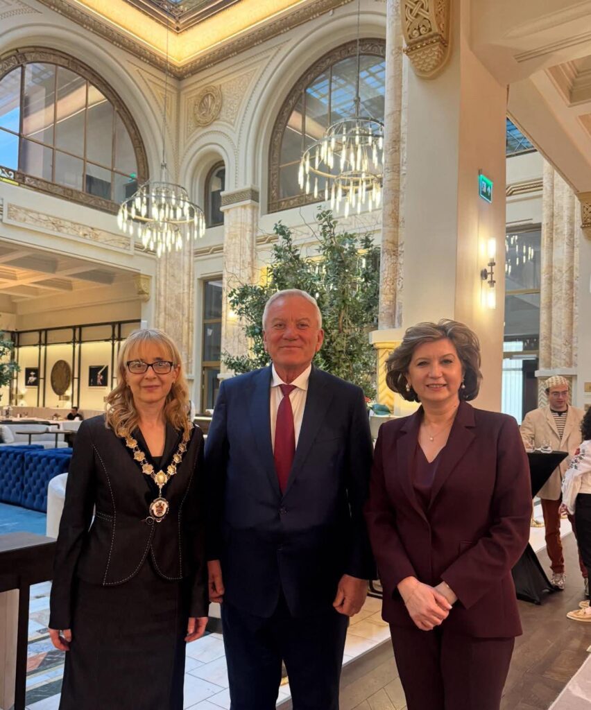 Alisa Russell primul primar român Marea Britanie, Constantin Toma eveniment Ambasada Marii Britanii în Romănia, Laura Popescu ambasador România la Londra