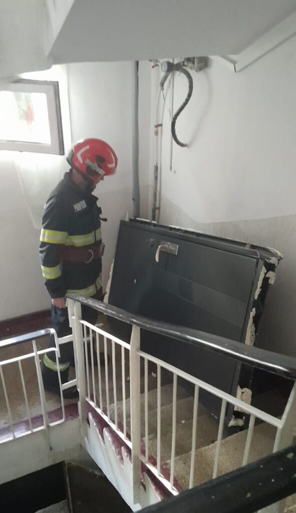 acumulare de gaze, explozie bloc Râmnicu Sărat, ISU Buzău