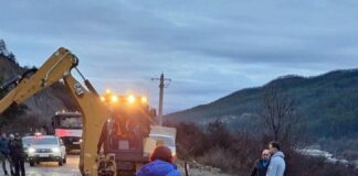 (VIDEO) Drum blocat la intrare în Lopătari, pe 203K. Intervenție de urgență