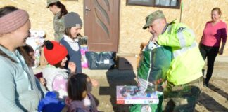 (FOTO) Militarii buzoieni, sprijin pentru familiile nevoiașe din județ