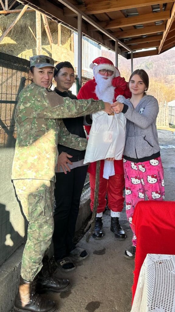 daruri militari buzoieni familii nevoiașe, daruri Sărbători familii nevoiașe Buzău, Divizia 2 Infanterie Getica Buzău