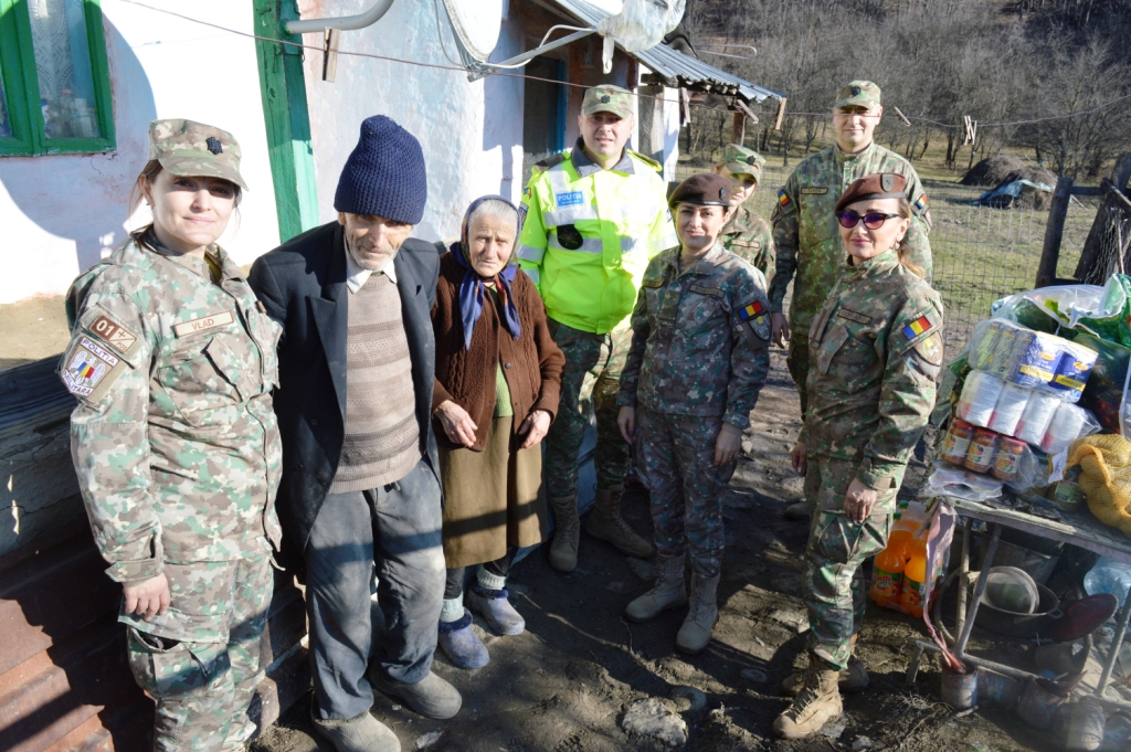 daruri militari buzoieni familii nevoiașe, daruri Sărbători familii nevoiașe Buzău, Divizia 2 Infanterie Getica Buzău