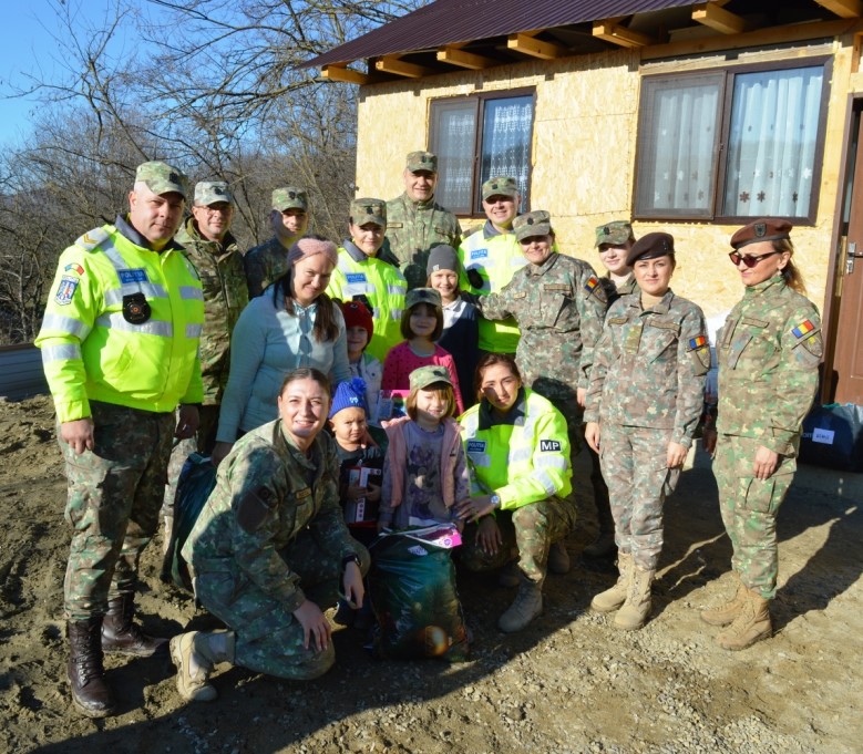 daruri militari buzoieni familii nevoiașe, daruri Sărbători familii nevoiașe Buzău, Divizia 2 Infanterie Getica Buzău