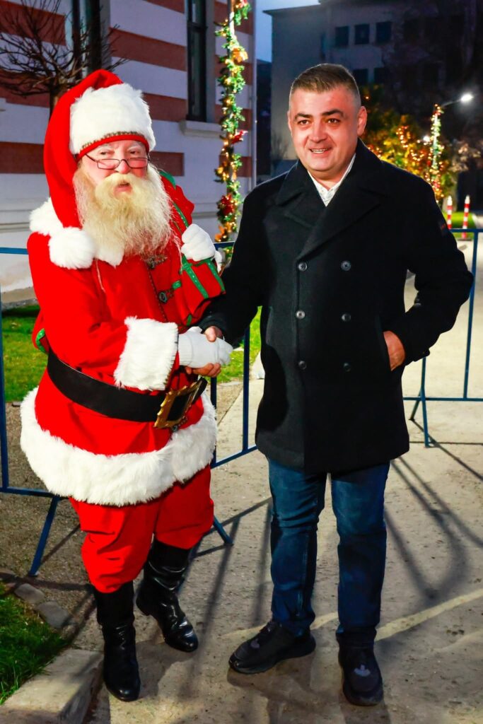 copii întâlnire cu Moș Crăciun Buzău Parcul IC Brătianu