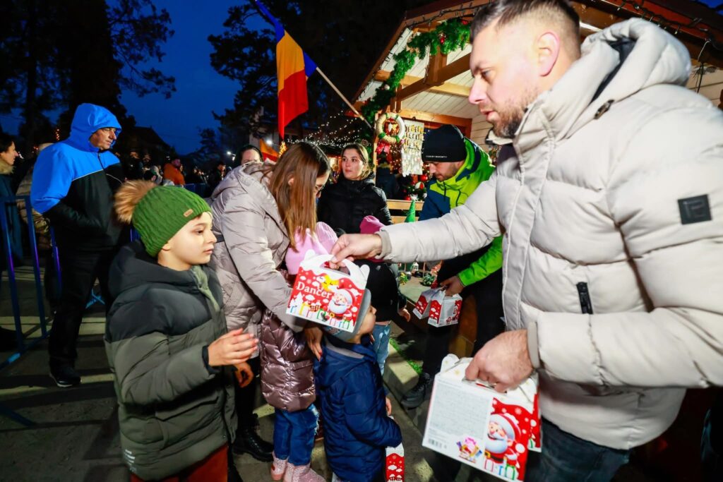 copii întâlnire cu Moș Crăciun Buzău Parcul IC Brătianu