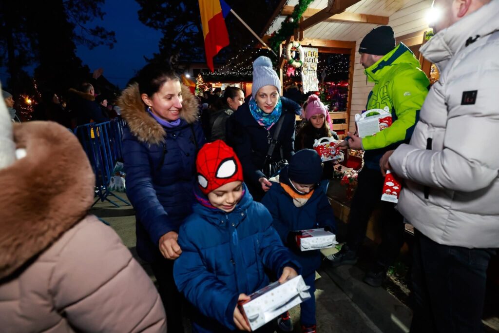 copii întâlnire cu Moș Crăciun Buzău Parcul IC Brătianu