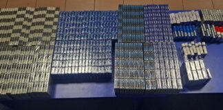 (FOTO) Sute de pachete de țigări de contrabandă și parfurmuri fake, confiscate de jandarmii buzoieni