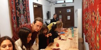 Copiii, invitați la atelierele de tricotat de la Muzeul de Etnografie „Vergu-Mănăilă”. Cum se fac înscrierile