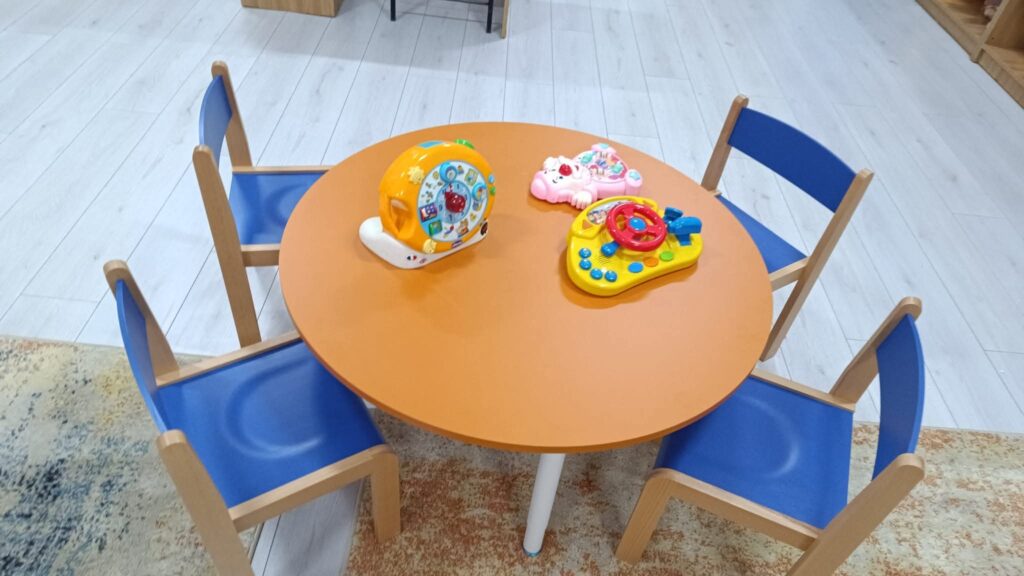 mobilier nou școli grădinițe Cislău