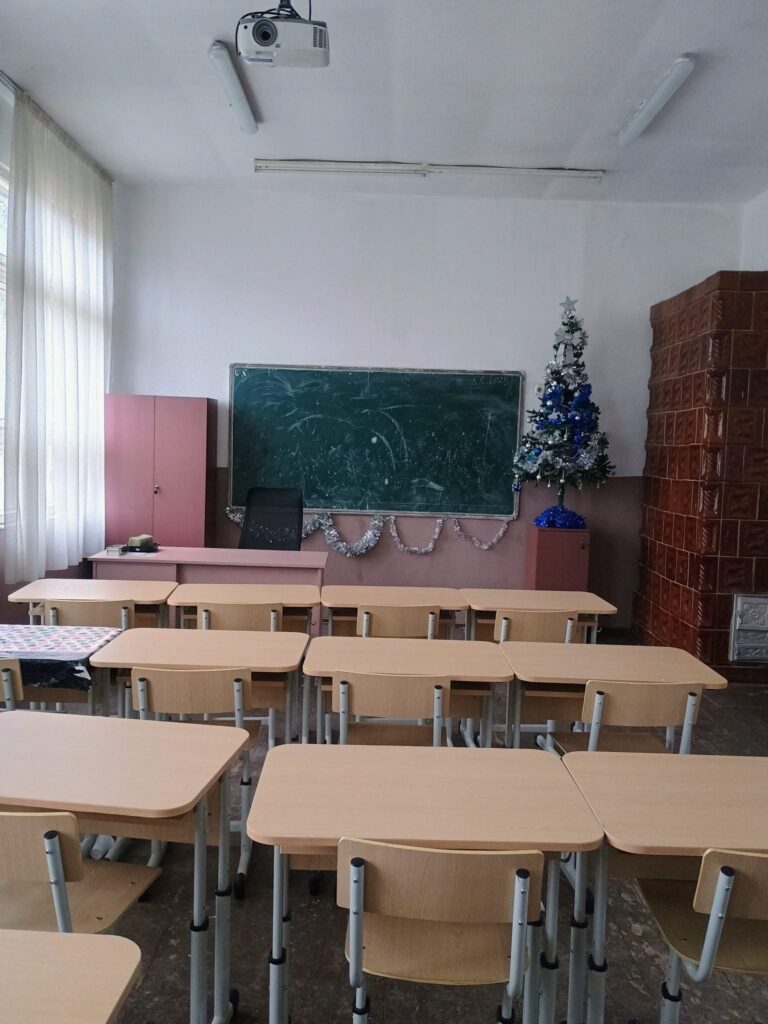 mobilier nou școli grădinițe Cislău