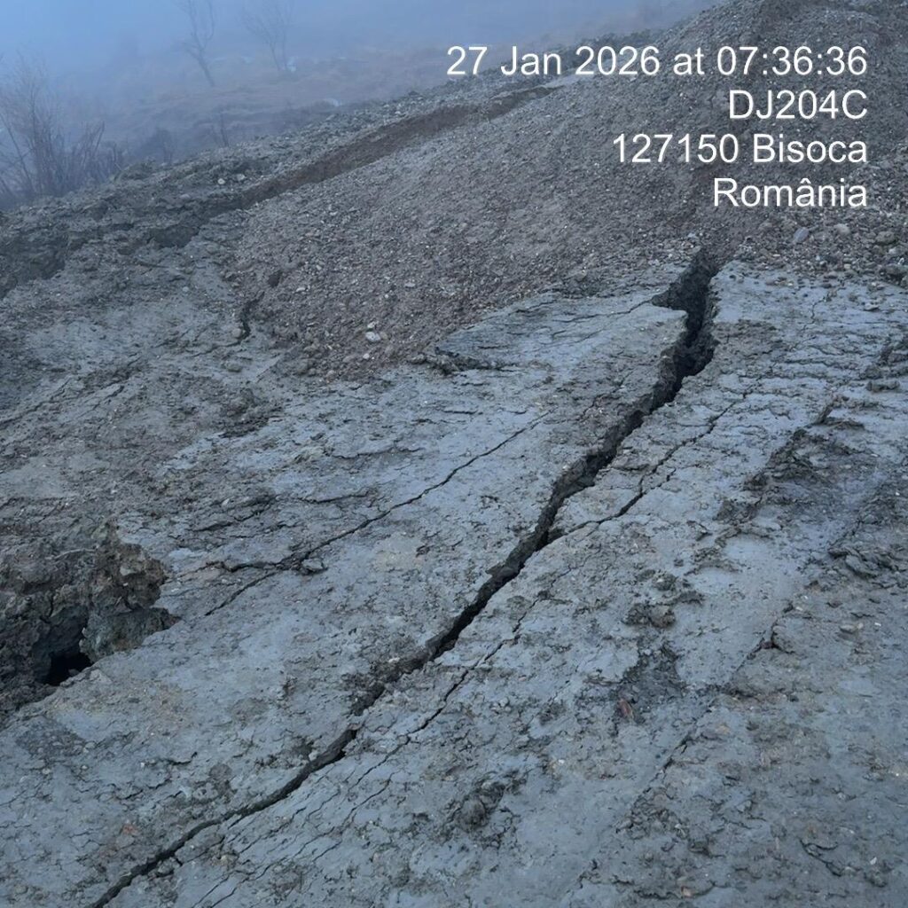 alunecări de teren jduețul Buzău, drumuri afectate aluneecări de teren Buzău, viituri Blăjani Calvini Bisoca Vintilă Vodă