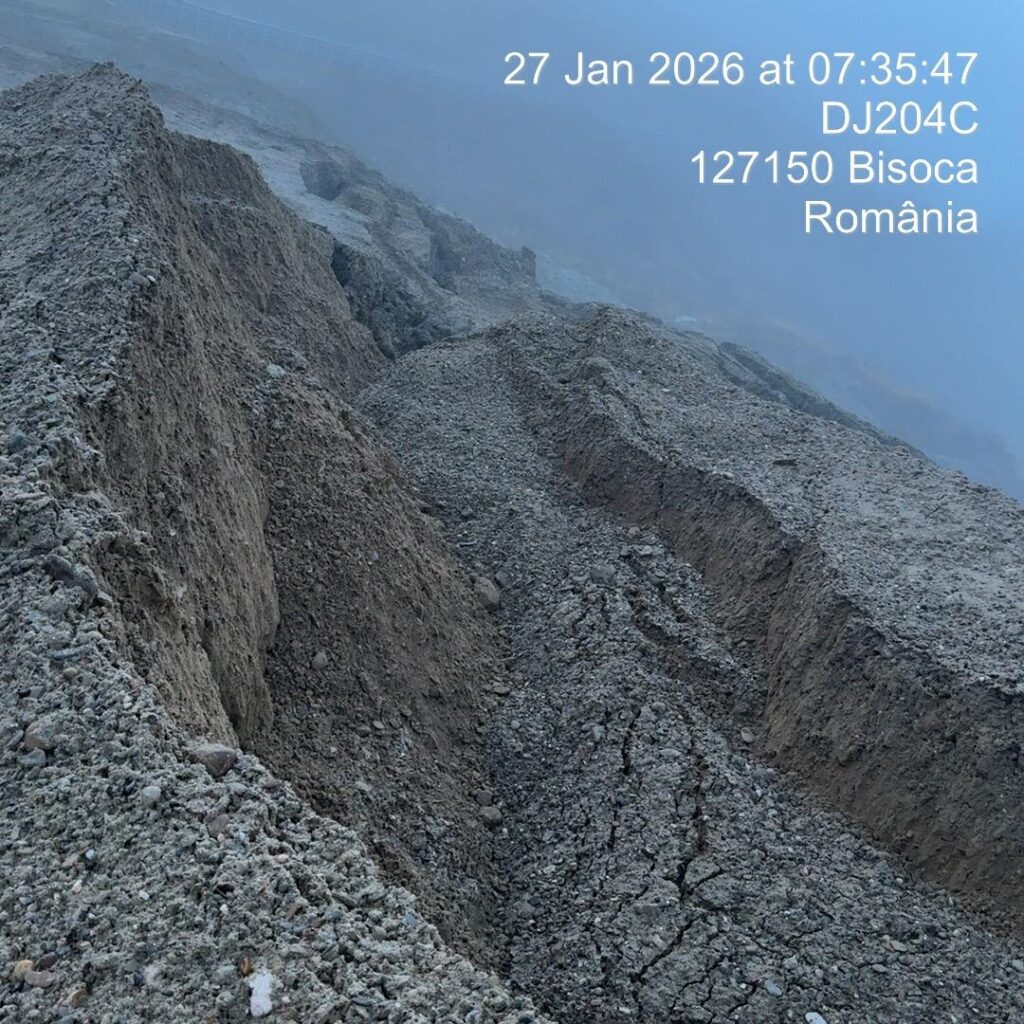 alunecări de teren jduețul Buzău, drumuri afectate aluneecări de teren Buzău, viituri Blăjani Calvini Bisoca Vintilă Vodă