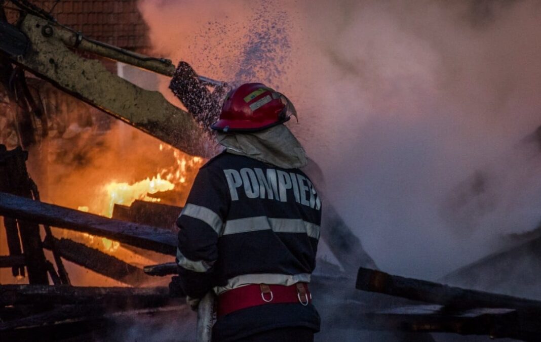 pompier-incendiu-1
