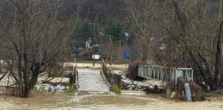 (UPDATE/VIDEO) Avem COD ROȘU! Bilanț provizoriu: gospodării izolate și inundate, drumuri afectate, alunecări de teren