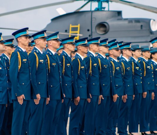 Vrei o carieră în aviația militară? Iată oferta școlii de la Boboc