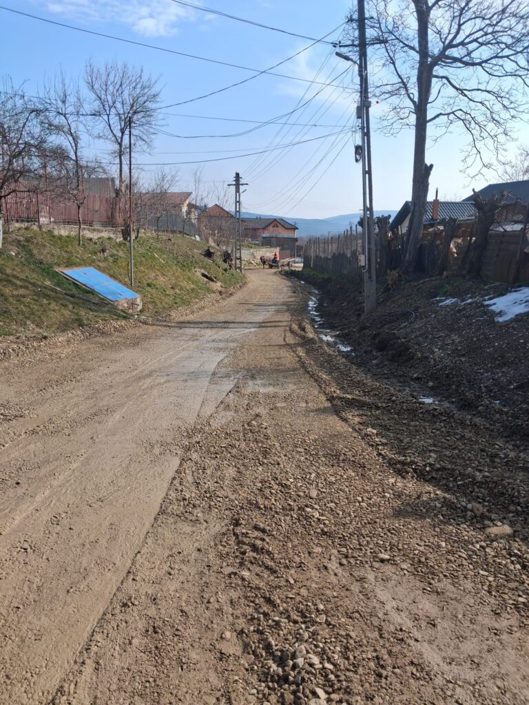 canalizare Cislău, Primăria comunei Cislău, refacere drumuri Cislău