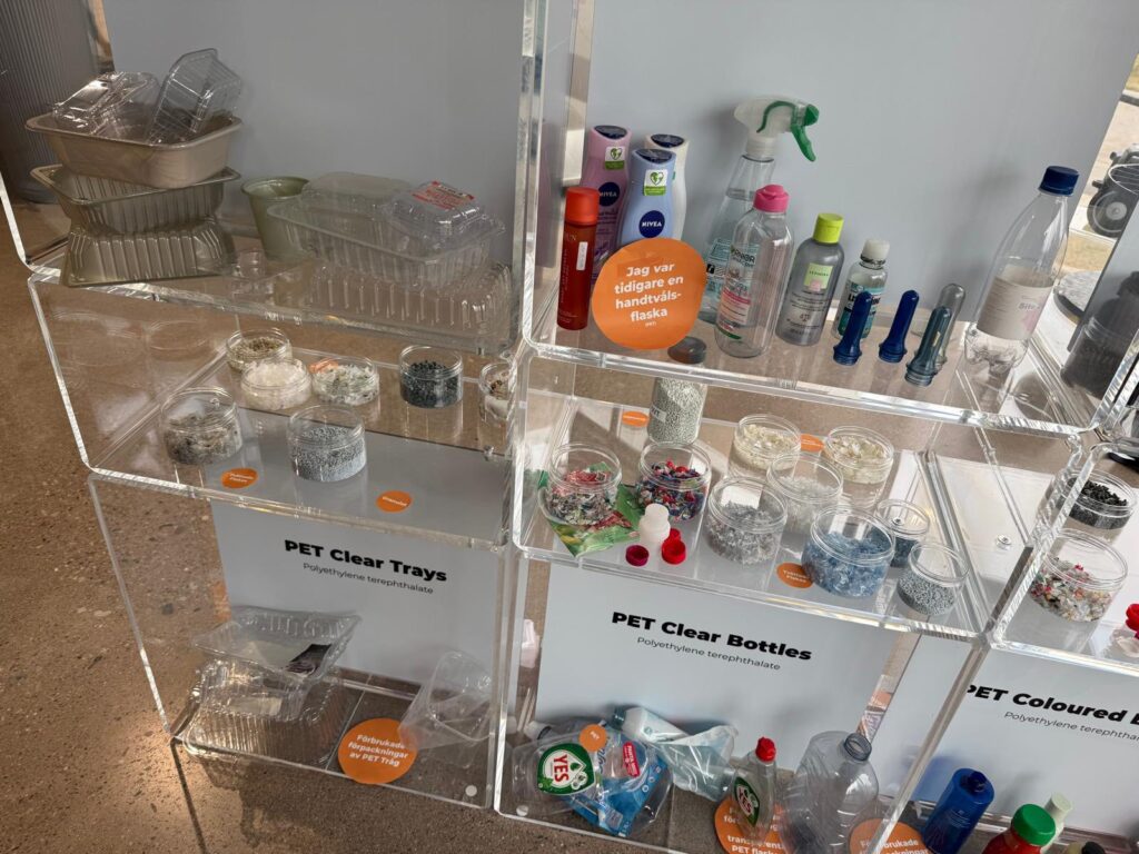 (FOTO) Primarul Toma, în Suedia. Vizită la cel mai mare centru de sortare și reciclare a plasticului 14 primar Constantin Toma vizită centru de sortare Suedia