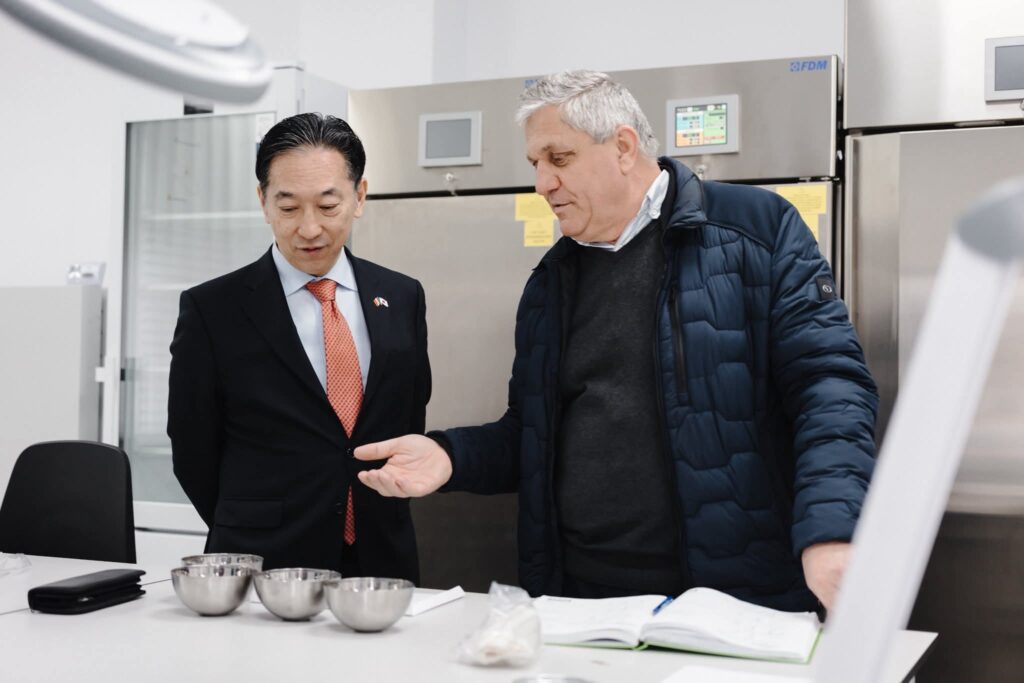 (FOTO) Ambasadorul Japoniei, Takashi Katae, întâlnire cu Marcel Ciolacu și Constantin Toma. Perspective de colaborare 4 ambasador Japonia vizită Buzău Marcel Ciolacu Constantin Toma, Takashi Katae Ambasadorul Japoniei