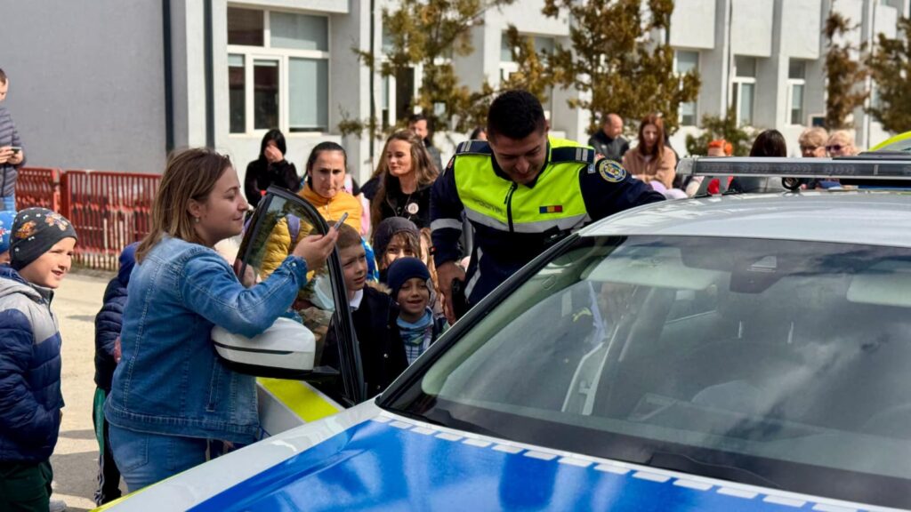 acțiune poliție Buzău Pătârlagele, polițiști Liceul Teoretic Radu Vlădescu Pătârlagele
