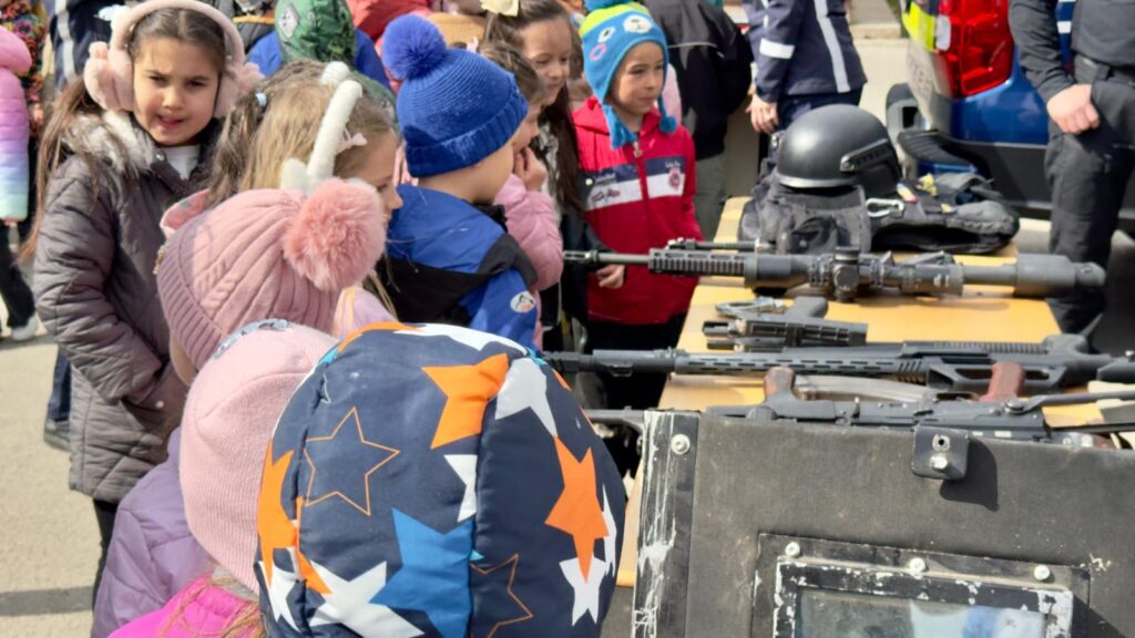 acțiune poliție Buzău Pătârlagele, polițiști Liceul Teoretic Radu Vlădescu Pătârlagele