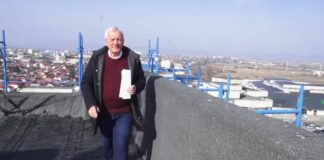 (VIDEO) Primarul Toma, pe acoperișul unui bloc turn: 10 + 30 + 6 = 46