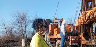 (FOTO) BRĂDEANU. Primărița, pe teren, cu vești despre forajul de apă