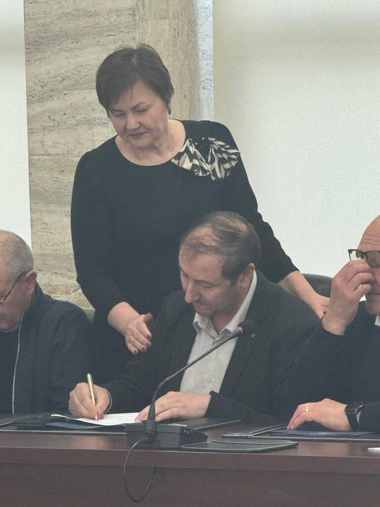 Primele contracte. Zeci de comunități buzoiene, într-un proiect social major 5 poriect social primării Buzău, proiect persoane vulnerabile Buzău