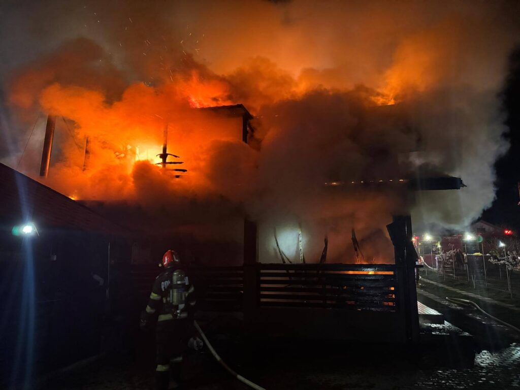apel umanitar polițist casă mistuită, familie polițist incendiu casă Buzău-Vernești