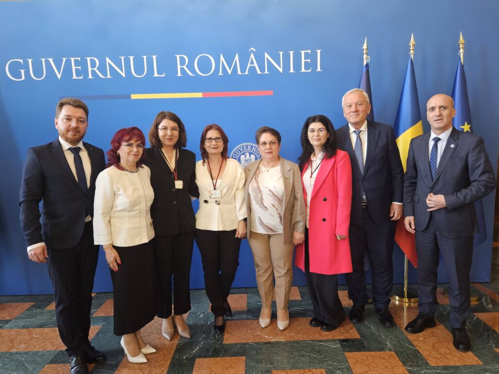 delegație buzoiană Palatul Victoria, dir. Livia Mărculescu, economie circulară opțional gimnaziu, inspector școlar general Daniela Palcău, primar Constantin Toma, Școala nr. 1 Buzău, școli circulare