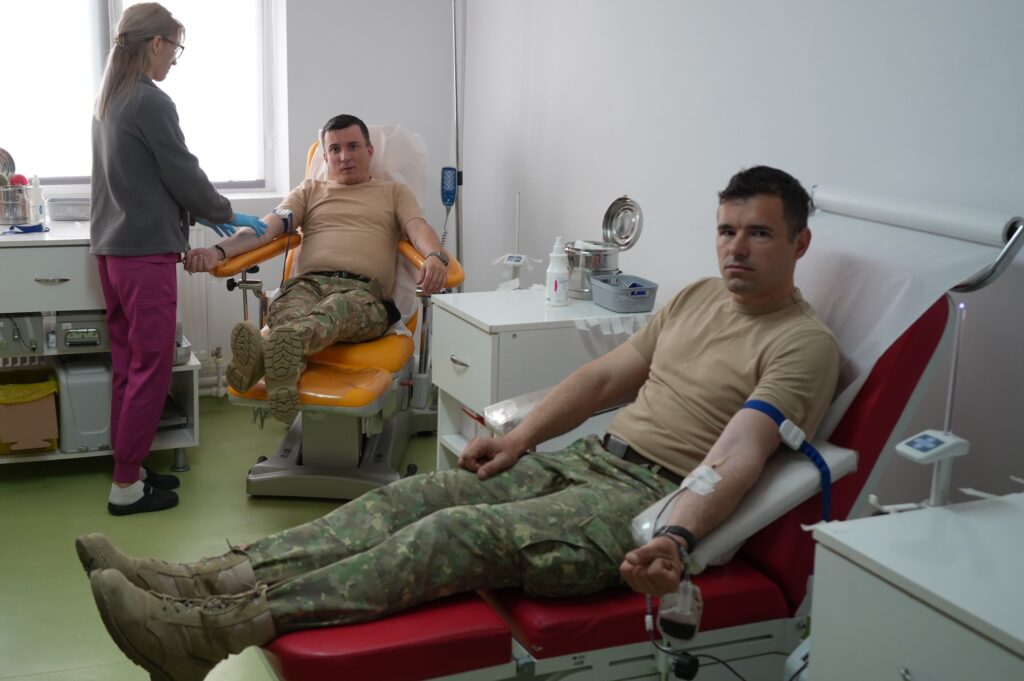 campanie donare de sânge, Centrul de Transfuzie Sanguină Buzău, militari Buzău donare de sânge