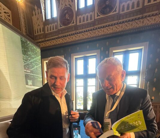 (FOTO) Primarul Toma, la „Summitul orașelor din România”. Întâlnire cu Charles Montgomery