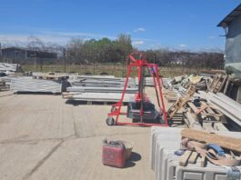 (FOTO) Activitate suspendată. Ce au găsit comisarii de Mediu la o firmă de fabricare a betonului