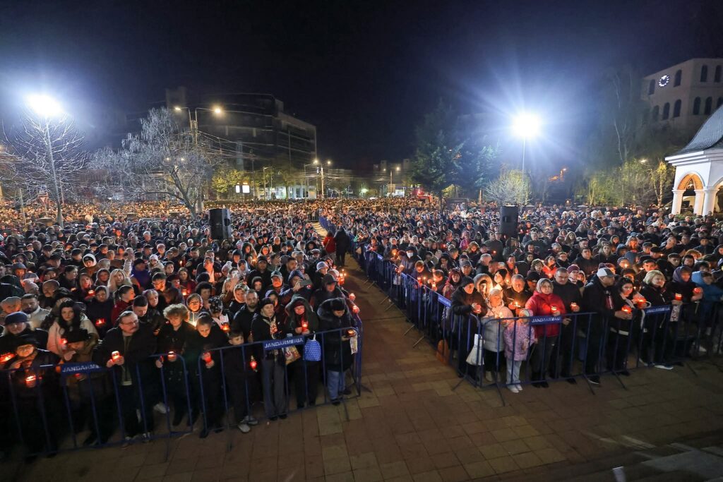 slujbă Înviere noaptea de Paști Buzău