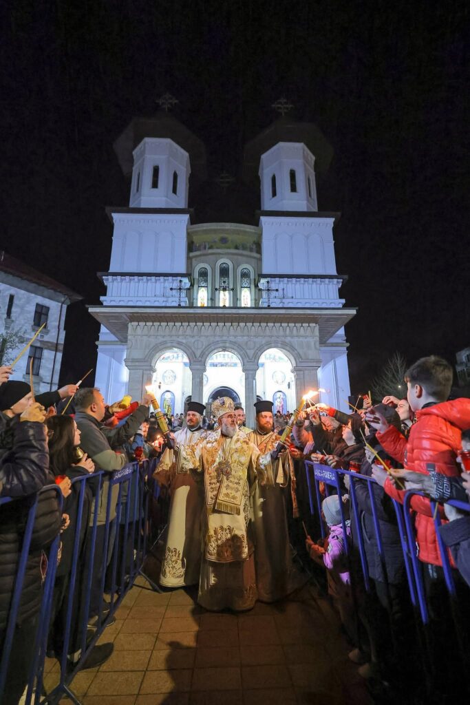 slujbă Înviere noaptea de Paști Buzău