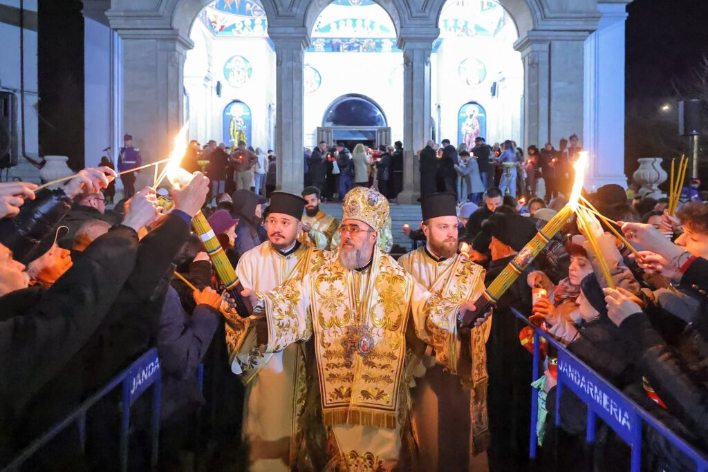 slujbă Înviere noaptea de Paști Buzău