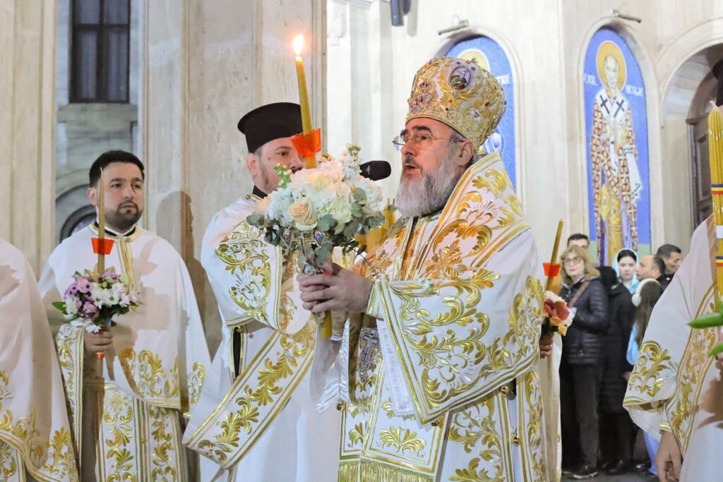 slujbă Înviere noaptea de Paști Buzău