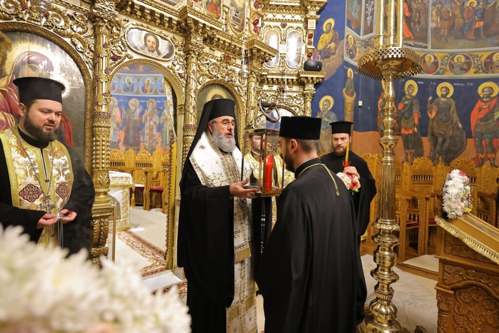 slujbă Înviere noaptea de Paști Buzău