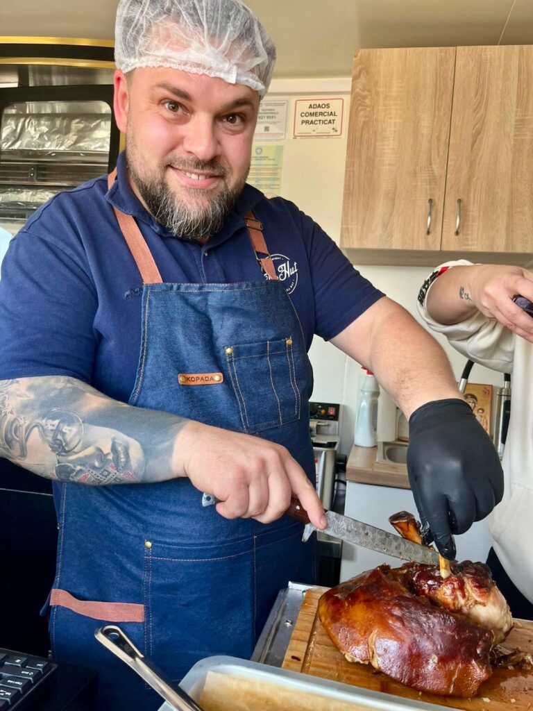 ciolan caramelizat, food truck Buzău, Iolandin Staicu, pui la rotisor, Yolli"s Food Buzău