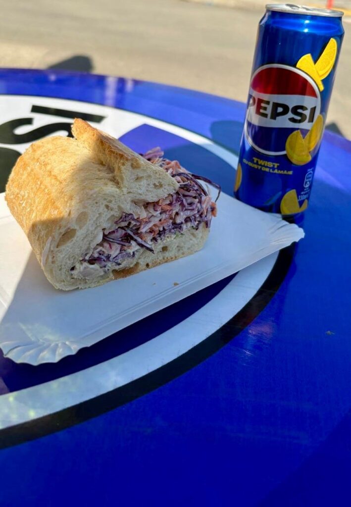 ciolan caramelizat, food truck Buzău, Iolandin Staicu, pui la rotisor, Yolli"s Food Buzău