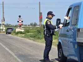 (FOTO) Polițiștii buzoieni, acțiuni la trecerile de cale ferată