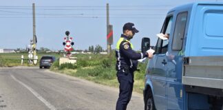 (FOTO) Polițiștii buzoieni, acțiuni la trecerile de cale ferată
