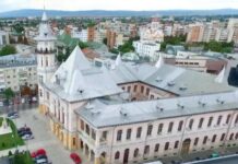 Toți inculpații, achitați în procesul fraudelor informatice din Palatul Comunal. Între timp, doi dintre ei au decedat