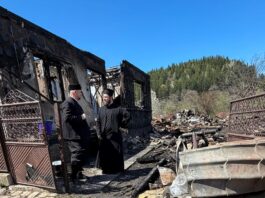 (FOTO) Arhiepiscopia strânge bani pentru familiile afectate de incendiul din Soveja