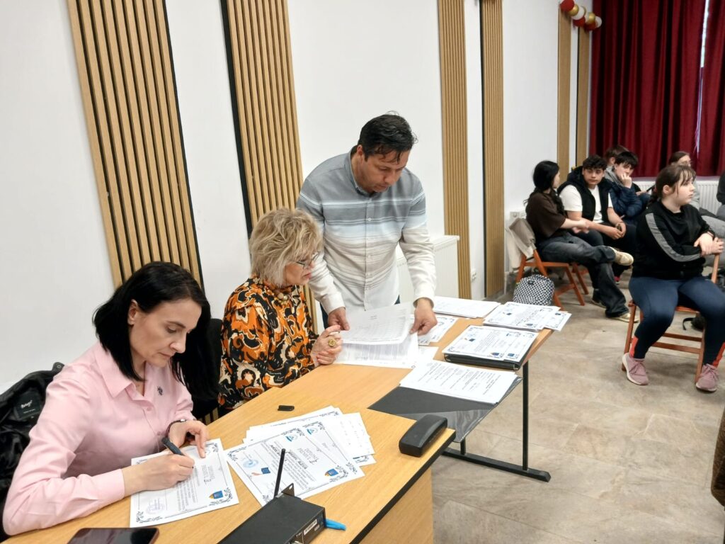„Azi educat, mâine integrat!”, proiect nou la Liceul Teoretic "Radu Vlădescu" din Pătârlagele 1 Azi educat mâine integrat Liceul Teoretic Radu Vlădescu Pătârlagele, proiect Liceul Teoretic Radu Vlădescu Pătârlagele