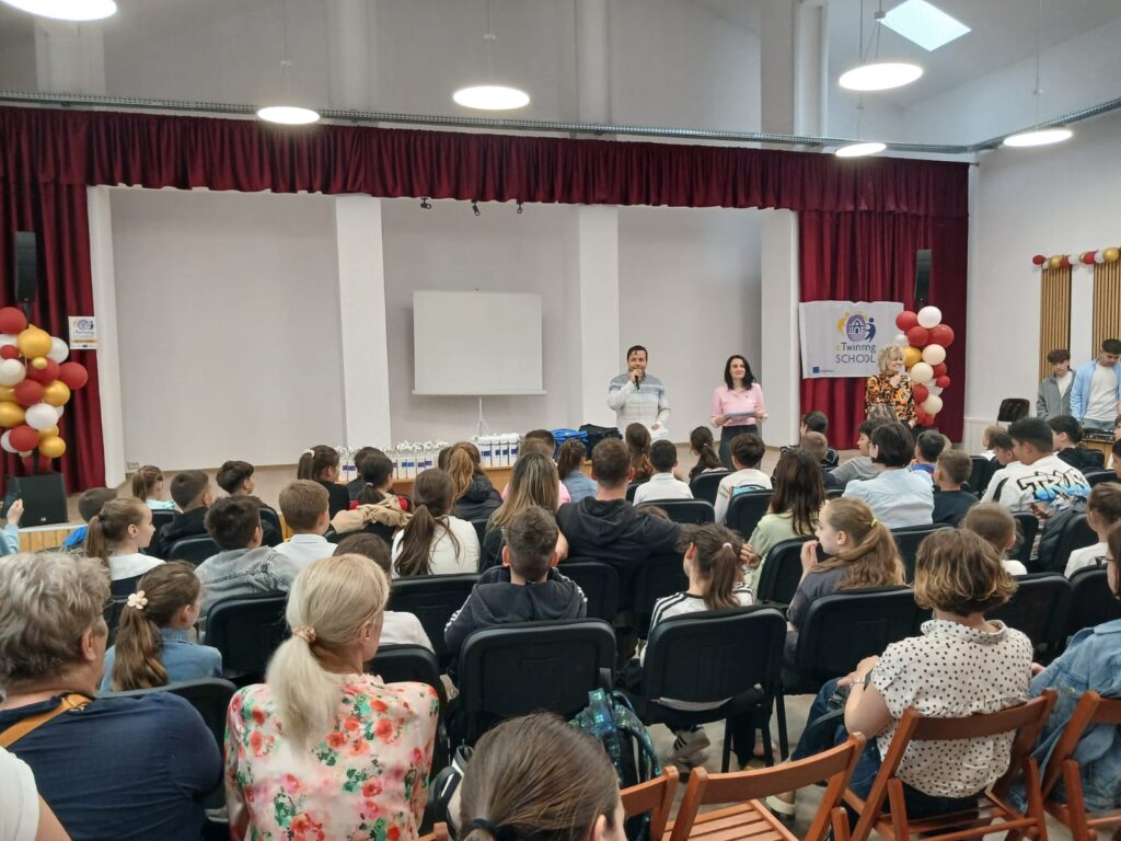 „Azi educat, mâine integrat!”, proiect nou la Liceul Teoretic "Radu Vlădescu" din Pătârlagele 4 Azi educat mâine integrat Liceul Teoretic Radu Vlădescu Pătârlagele, proiect Liceul Teoretic Radu Vlădescu Pătârlagele