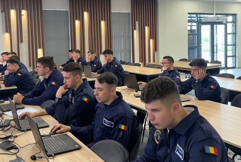 elevi Boboc stagiu pregătire Turcia, Școala Militară de Maiștri Militari și Subofițeri a Forțelor Aeriene „Traian Vuia”.