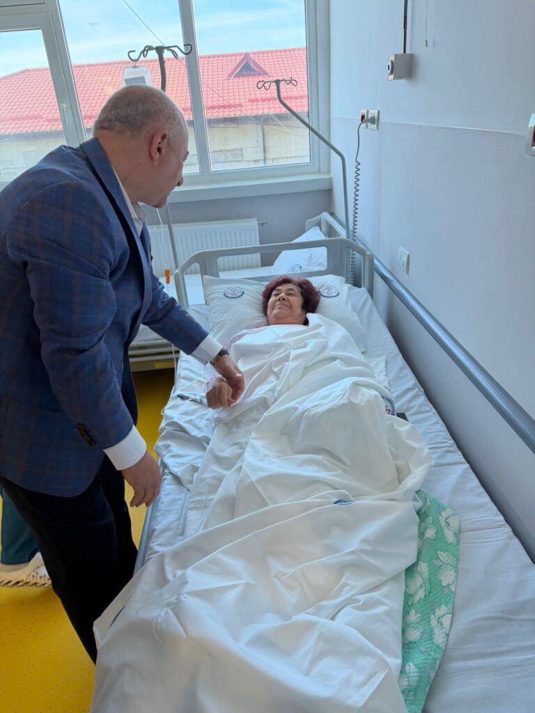(FOTO) Proteze totale de genunchi, în premieră la Buzău. Consorțiul medical bifează primele roade 1 consorțiu medical Spitalul Județean Buzău Spitalul Universitar București, dr. Cătălin Cîrstoiu, proteze totale geninchi premieră spital Buzău